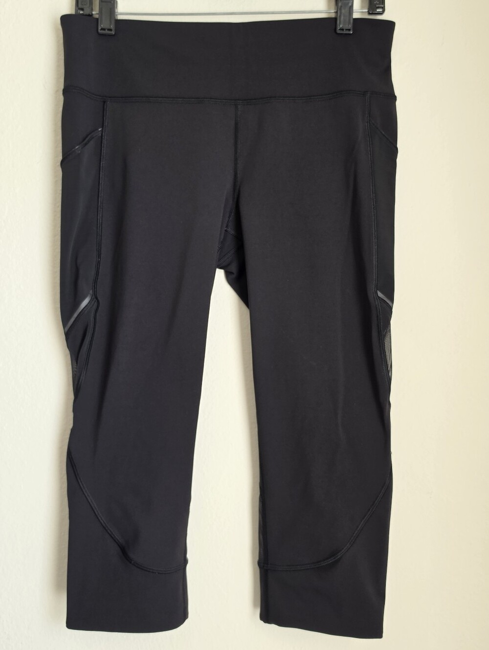 Lululemon Capri Crop Leggings Black Mesh Run Size 10